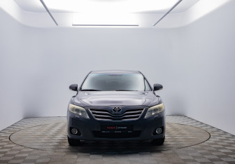 Подержанный автомобиль Toyota Camry Sedan 2010 года (2 фото)