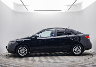 Подержанный автомобиль Kia Cerato Sedan 2009 года (8 фото)