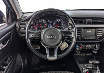 Подержанный автомобиль Kia Rio Hatchback 2020 года (21 фото)