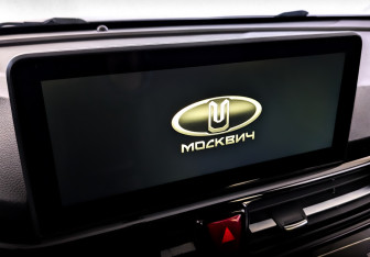 Подержанный автомобиль Москвич 3 2023 года (25 фото)