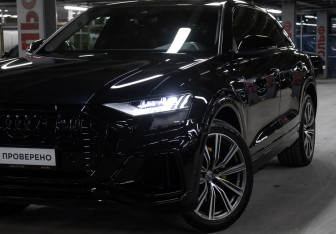 Подержанный автомобиль Audi Q8 2020 года (28 фото)