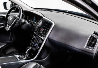 Подержанный автомобиль Volvo XC60 2013 года (9 фото)