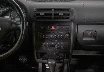 Подержанный автомобиль Audi A3 Hatchback 2001 года (14 фото)