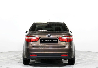 Подержанный автомобиль Kia Rio Sedan 2014 года (6 фото)