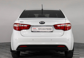 Подержанный автомобиль Kia Rio Sedan 2014 года (6 фото)