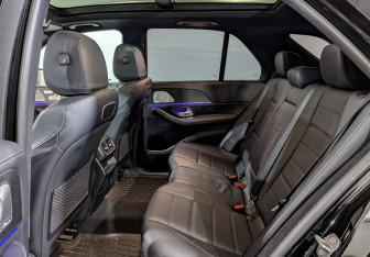 Подержанный автомобиль Mercedes-Benz GLE 2021 года (18 фото)