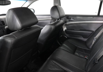 Подержанный автомобиль Chevrolet Epica 2011 года (12 фото)