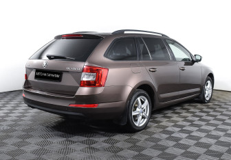 Подержанный автомобиль Skoda Octavia Wagon 2014 года (5 фото)