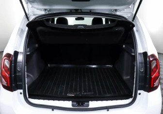 Подержанный автомобиль Renault Duster 2018 года (17 фото)