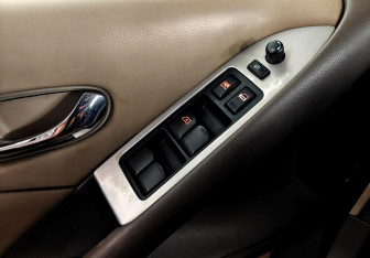 Подержанный автомобиль Nissan Murano Suv 2011 года (17 фото)