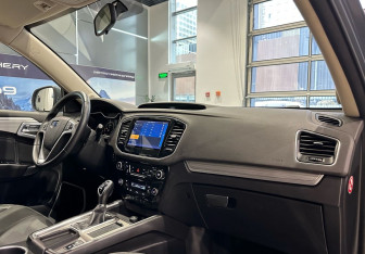 Подержанный автомобиль Geely Emgrand X7 2019 года (11 фото)