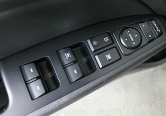 Подержанный автомобиль Hyundai Elantra Sedan 2016 года (10 фото)