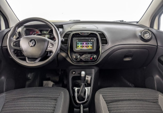 Подержанный автомобиль Renault Kaptur 2019 года (14 фото)