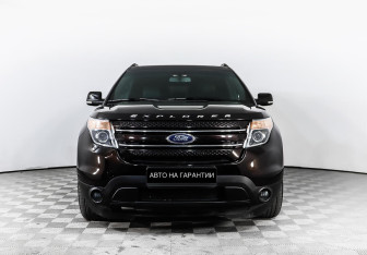 Подержанный автомобиль Ford Explorer 2012 года (2 фото)