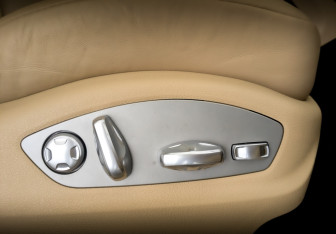 Подержанный автомобиль Porsche Macan 2019 года (26 фото)