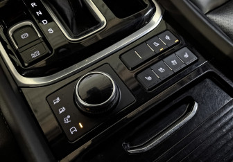 Подержанный автомобиль GAC GS8 2020 года (30 фото)