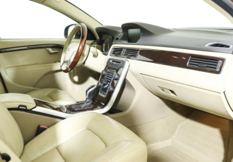 Подержанный автомобиль Volvo S80 2014 года (9 фото)
