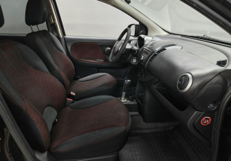 Подержанный автомобиль Nissan Note 2008 года (9 фото)