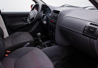 Подержанный автомобиль Fiat Albea 2011 года (9 фото)