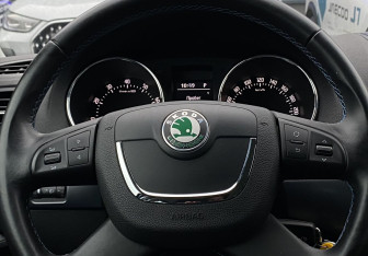 Подержанный автомобиль Skoda Yeti 2013 года (15 фото)