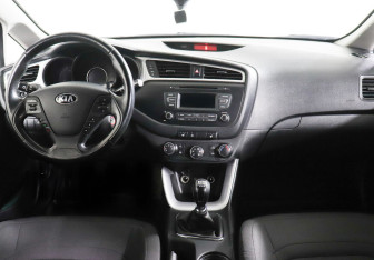 Подержанный автомобиль Kia Ceed Wagon 2017 года (6 фото)