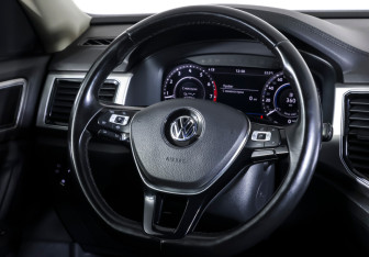 Подержанный автомобиль Volkswagen Teramont 2018 года (17 фото)