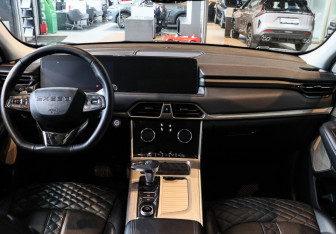 Подержанный автомобиль Exeed TXL 2023 года (10 фото)