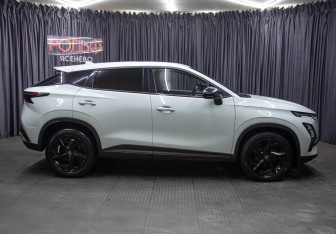 Подержанный автомобиль Omoda C5 2024 года (4 фото)