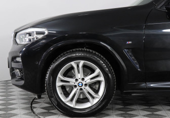 Подержанный автомобиль BMW X3 2020 года (8 фото)