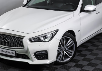 Подержанный автомобиль Infiniti Q50 2016 года (24 фото)