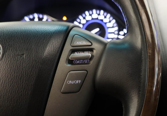 Подержанный автомобиль Infiniti QX80 2014 года (21 фото)