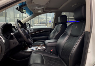 Подержанный автомобиль Infiniti JX 2013 года (22 фото)