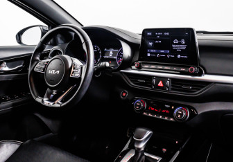 Подержанный автомобиль Kia Cerato Sedan 2021 года (9 фото)