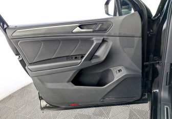 Подержанный автомобиль Volkswagen Tiguan 2021 года (19 фото)