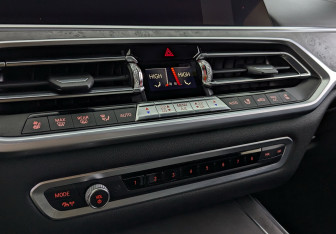 Подержанный автомобиль BMW X7 2019 года (24 фото)