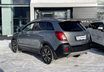 Подержанный автомобиль Opel Antara 2014 года (7 фото)