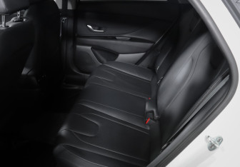 Подержанный автомобиль Hyundai Elantra Sedan 2023 года (10 фото)