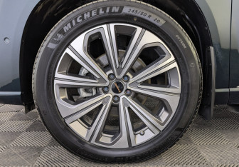 Подержанный автомобиль Exeed VX 2023 года (12 фото)