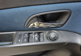 Подержанный автомобиль Chevrolet Cruze Sedan 2013 года (18 фото)