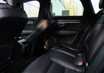Подержанный автомобиль Volvo V90 Cross Country 2019 года (9 фото)