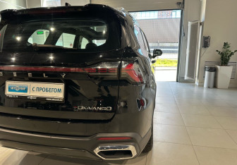Подержанный автомобиль Geely Okavango 2024 года (9 фото)