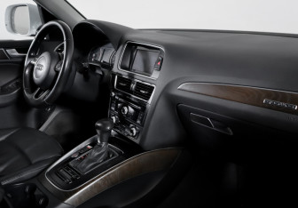 Подержанный автомобиль Audi Q5 2015 года (9 фото)