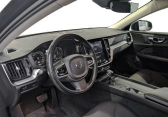 Подержанный автомобиль Volvo V60 2020 года (15 фото)