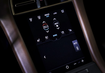 Подержанный автомобиль Porsche Taycan 2021 года (21 фото)