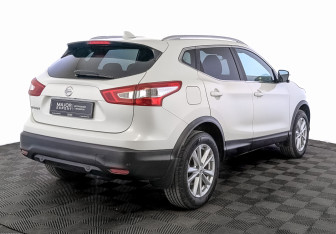 Подержанный автомобиль Nissan Qashqai 2018 года (5 фото)