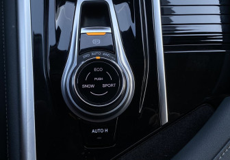 Подержанный автомобиль Changan CS95 2023 года (16 фото)