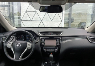Подержанный автомобиль Nissan X-Trail 2016 года (12 фото)