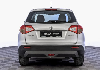Подержанный автомобиль Suzuki Vitara 2016 года (6 фото)