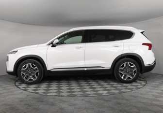 Подержанный автомобиль Hyundai Santa Fe 2021 года (8 фото)