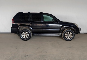 Подержанный автомобиль Toyota Land Cruiser Prado 2008 года (7 фото)